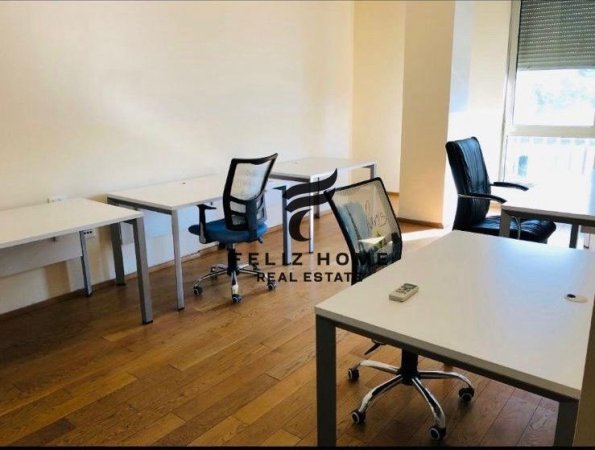 Tirane, jepet me qera zyre Kati 4, 131 m² 2.000 € (PRANE GARDES)