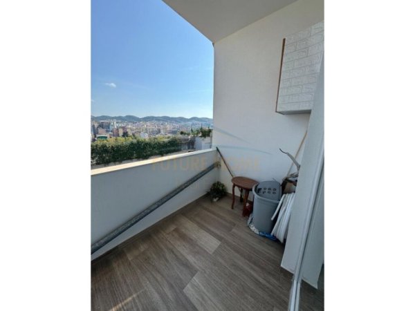 Tirane, jepet me qera apartament 2+1 Kati 9, 93 m² 700 € (Vasil Shanto, Ish UET)