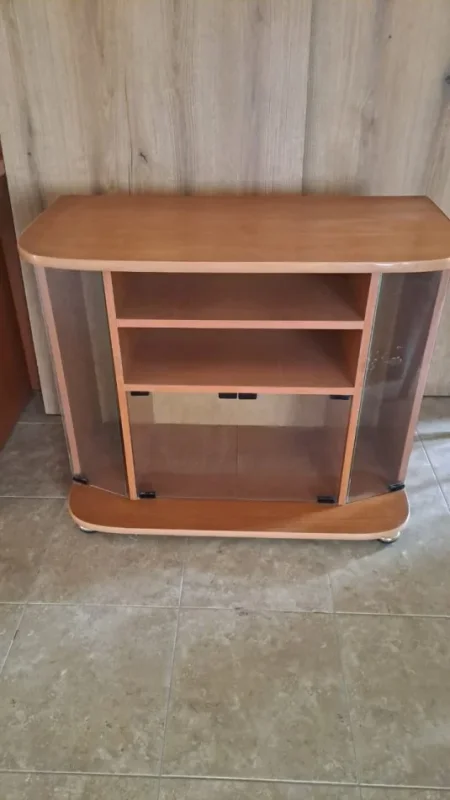 Tirane, shes 3 mobilje per ambjent ndenjie. 1 €