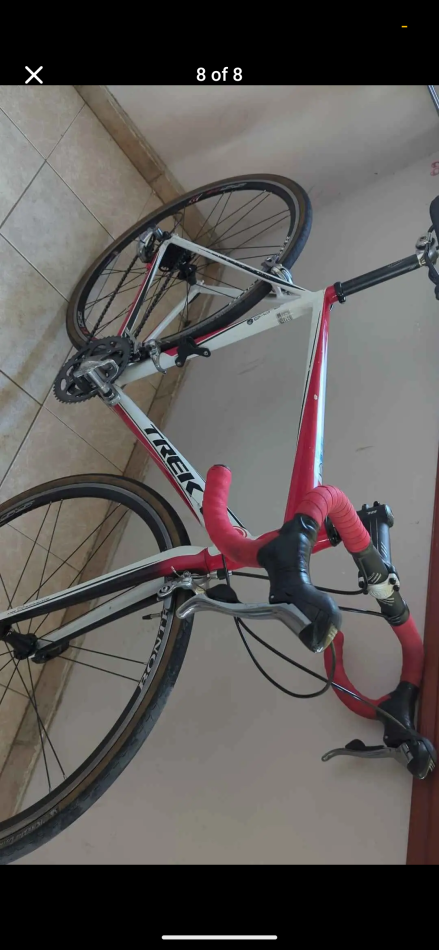 Shqiperi, shes biciklete per meshkuj Trek e kuqe 1 €