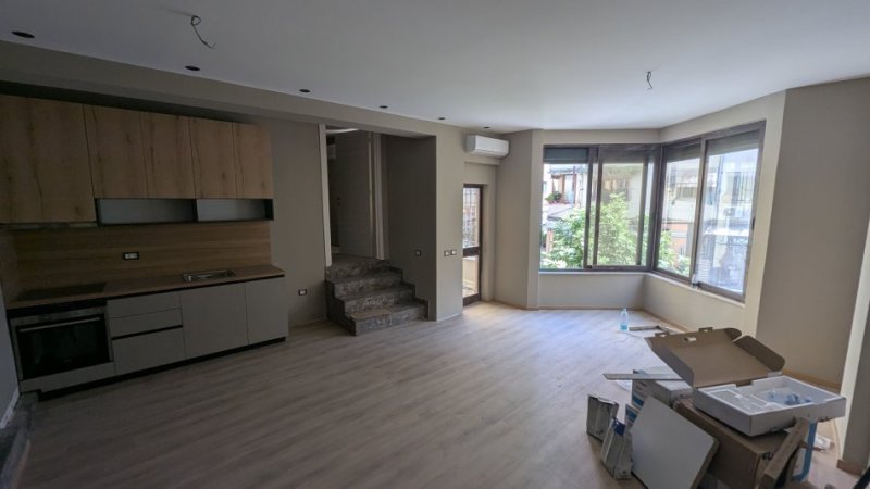 Tirane, jepet me qera apartament 1+1 Kati 1, 65 m² 450 € (Rruga Margarita Tutulani)