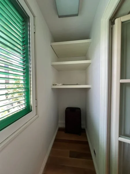 Tirane, jepet me qera apartament 2+1 Kati 2, 700 € 