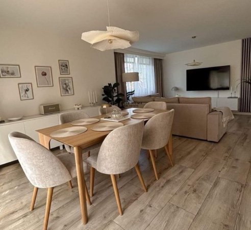 Tirane, jepet me qera apartament 2+1 Kati 5, 87 m² 600 € (BESNIK SYTJA)
