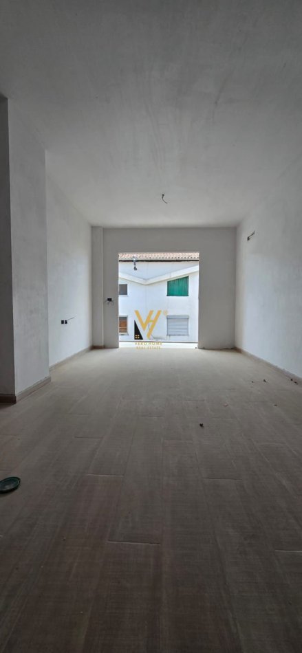 Tirane, shitet apartament 1+1+Ballkon Kati 1, 73 m² 140.000 € (RRUGA ALI KUKA, STACIONI I TRENIT)