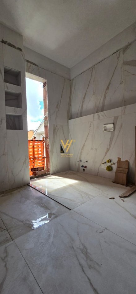 Tirane, shitet apartament 1+1+Ballkon Kati 1, 73 m² 140.000 € (RRUGA ALI KUKA, STACIONI I TRENIT)