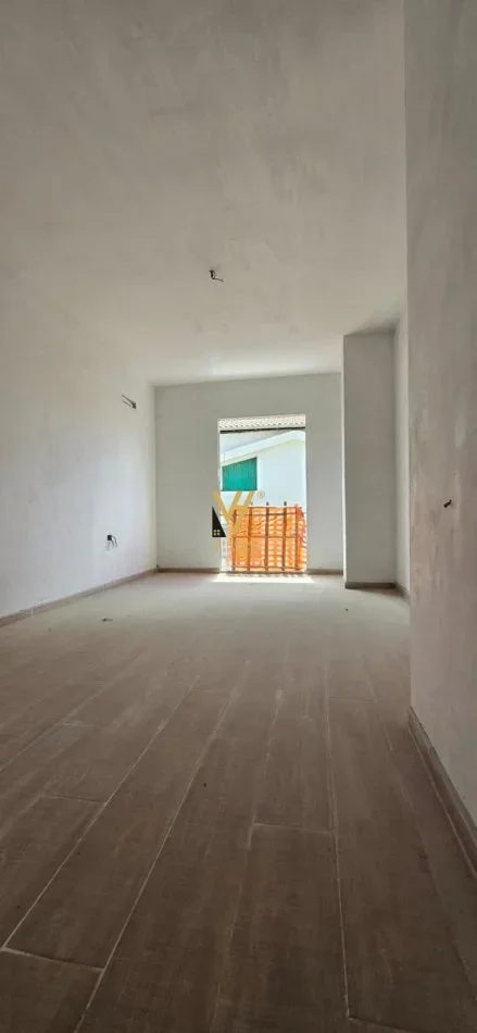 Tirane, shitet apartament 1+1+Ballkon Kati 1, 73 m² 140.000 € (RRUGA ALI KUKA, STACIONI I TRENIT)