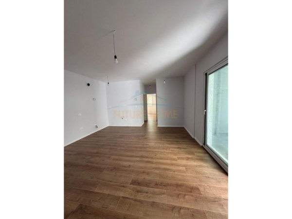Tirane, shitet apartament 2+1 Kati 2, 91 m² 130.000 € (Rruga e Dajtit, Fresku)