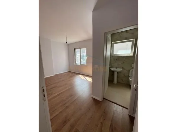 Tirane, shitet apartament 2+1 Kati 2, 91 m² 130.000 € (Rruga e Dajtit, Fresku)