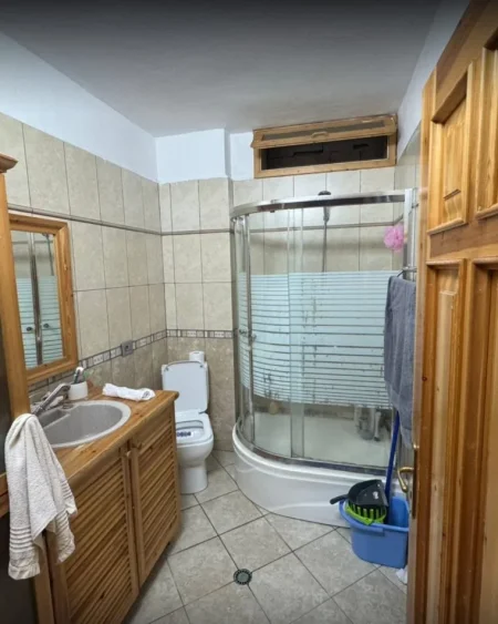 Tirane, shitet apartament 2+1+Ballkon Kati 5, 118 m² 140.000 € (Fresk)