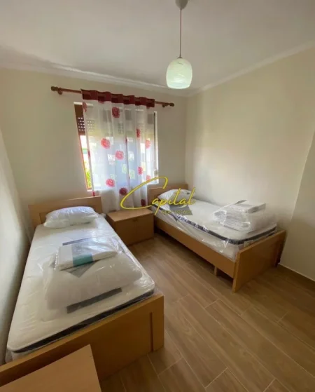 Tirane, jepet me qera apartament 2+1 Kati 3, 70 m² 700 € (QENDER)