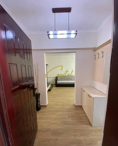 Tirane, jepet me qera apartament 2+1 Kati 3, 70 m² 700 € (QENDER)