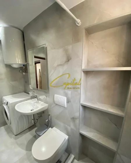 Tirane, jepet me qera apartament 2+1 Kati 3, 70 m² 700 € (QENDER)