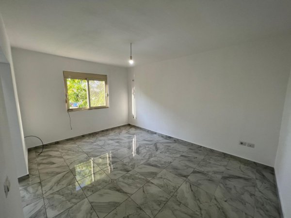 Tirane, jepet me qera apartament 2+1 Kati 3, 350 € 