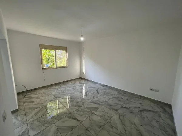 Tirane, jepet me qera apartament 2+1 Kati 3, 350 € 