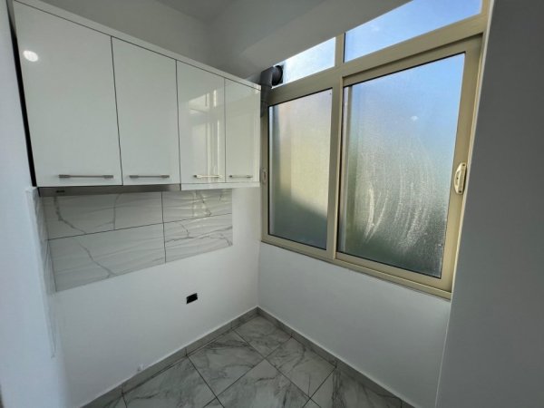 Tirane, jepet me qera apartament 2+1 Kati 3, 350 € 
