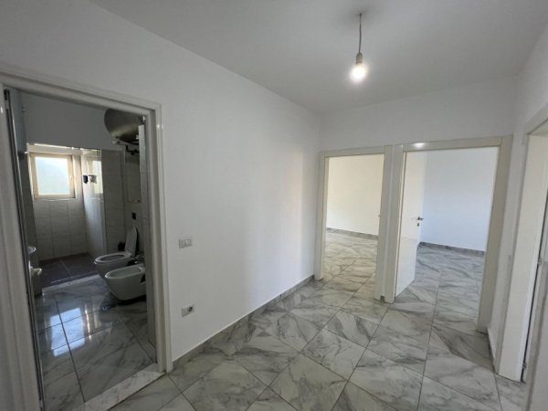 Tirane, jepet me qera apartament 2+1 Kati 3, 350 € 