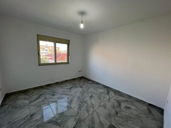 Tirane, jepet me qera apartament 2+1 Kati 3, 350 € 