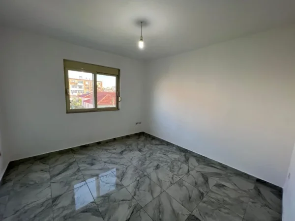 Tirane, jepet me qera apartament 2+1 Kati 3, 350 € 