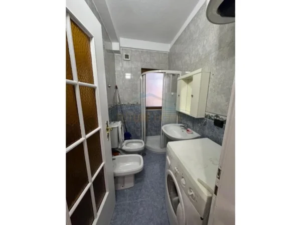 Tirane, shitet apartament 1+1+Ballkon Kati 2, 54 m² 