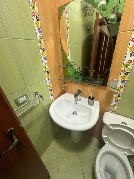 Tirane, jepet me qera apartament 2+1 Kati 5, 100 m² 500 € (ish venu)
