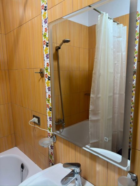 Tirane, jepet me qera apartament 2+1 Kati 5, 100 m² 500 € (ish venu)