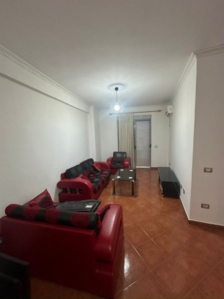 Tirane, jepet me qera apartament 2+1 Kati 5, 100 m² 500 € (ish venu)