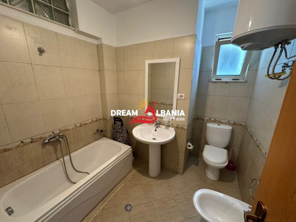 Tirane, jepet me qera apartament 2+1 Kati 5, 100 m² 650 € (tek Rruga e Kavajes)