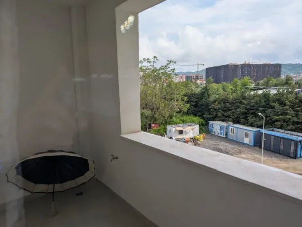 Tirane, jepet me qera apartament 2+1+Ballkon Kati 2, 97 m² 65.000 € (RIVER REZIDENCE, KAMEZ)