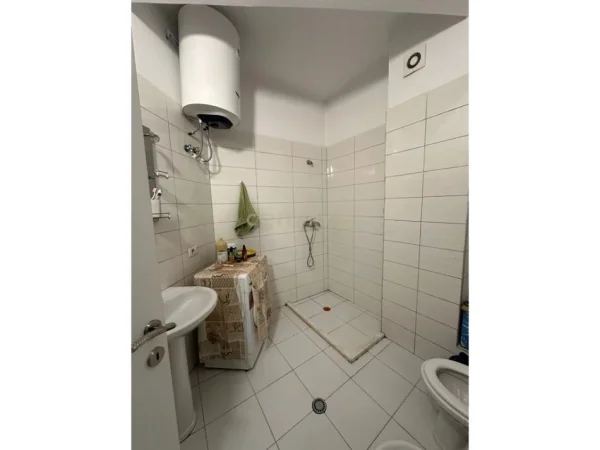 Tirane, shitet apartament 1+1+Ballkon Kati 3, 62 m² 116.000 € (brryl)