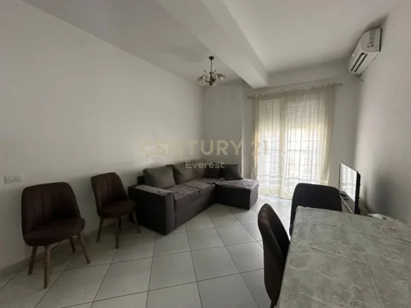 Tirane, shitet apartament 1+1+Ballkon Kati 3, 62 m² 116.000 € (brryl)