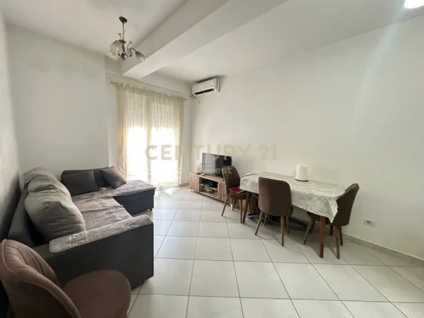 Tirane, shitet apartament 1+1+Ballkon Kati 3, 62 m² 116.000 € (brryl)