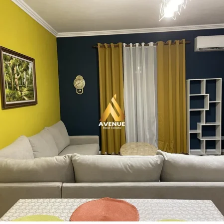 Tirane, jepet me qera apartament 2+1+Ballkon Kati 1, 100 m² 600 € (ferit xhajko)