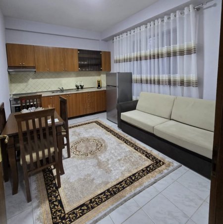 Tirane, jepet me qera apartament 2+1+Ballkon Kati 1, 75 m² 750 € (VASIL SHANTO)