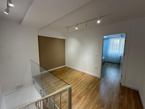 Tirane, jepet me qera apartament 2+1 Kati 3, 1.400 € 