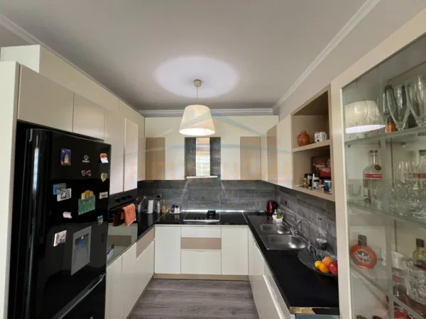 APARTAMENT 2+1 ME QERA NE FRESK