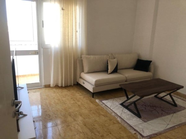 Tirane, jepet me qera apartament 2+1 Kati 4, 58 m² 600 € (don bosko)