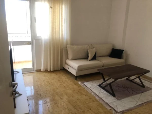Tirane, jepet me qera apartament 2+1 Kati 4, 58 m² 600 € (don bosko)