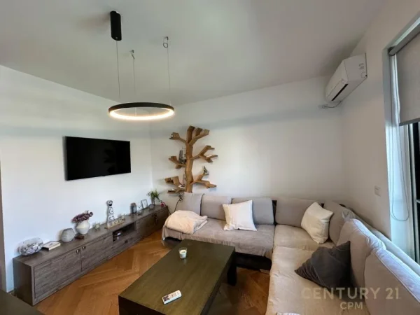 Tirane, jepet me qera apartament 1+1+Ballkon Kati 10, 90 m² 1.200 € (Ambasador 3)