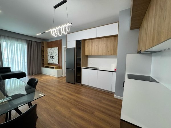 Tirane, jepet me qera apartament 2+1 Kati 2, 100 m² 800 € 