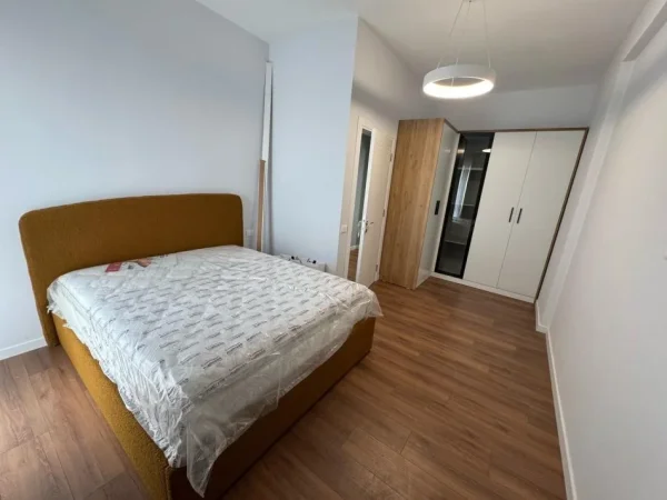 Tirane, jepet me qera apartament 2+1 Kati 2, 100 m² 800 € 