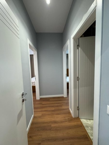 Tirane, jepet me qera apartament 2+1 Kati 2, 100 m² 800 € 