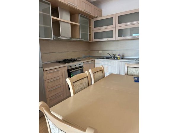 Tirane, jepet me qera apartament 2+1 Kati 6, 96 m² 480 € (Fresku,)