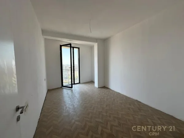 Tirane, jepet me qera zyre Kati 10, 75 m² 650 € (mine peza)