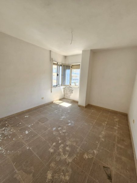 Durres Plazh, shitet apartament 2+1+Aneks+Ballkon Kati 7, 100 m² 112.000 € 