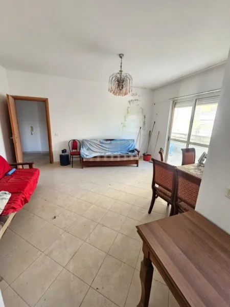 Durres Plazh, shitet apartament 1+1+Aneks+Ballkon Kati 2, 75 m² 85.000 €