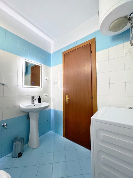 Mali Robit, shitet apartament 1+1+Aneks+Ballkon Kati 3, 55 m² 73.000 € 