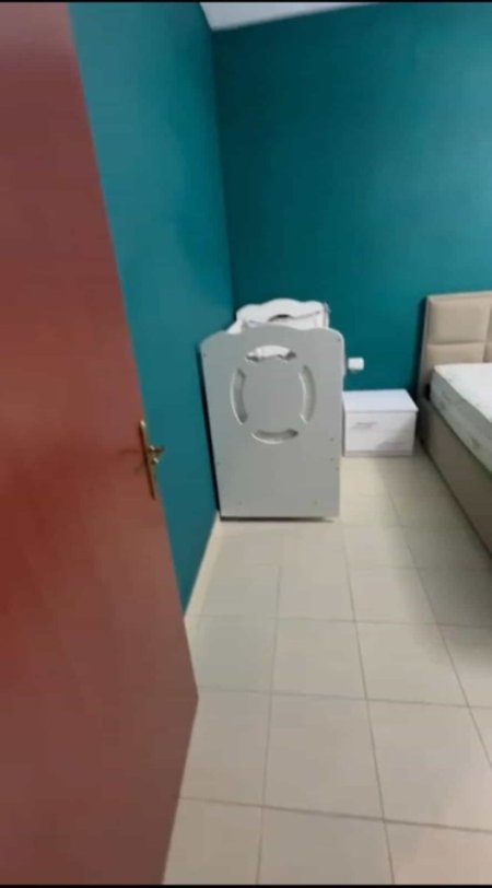 Tirane, jepet me qera apartament 1+1+Ballkon Kati 1, 70 m² 400 € (yzberisht)