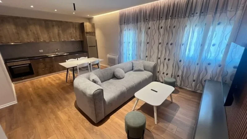 Tirane, jepet me qera apartament 2+1+Ballkon Kati 1, 100 m² 550 € (Rruga sauk)