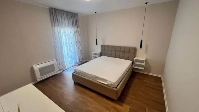 Tirane, jepet me qera apartament 2+1+Ballkon Kati 1, 100 m² 550 € (Rruga sauk)