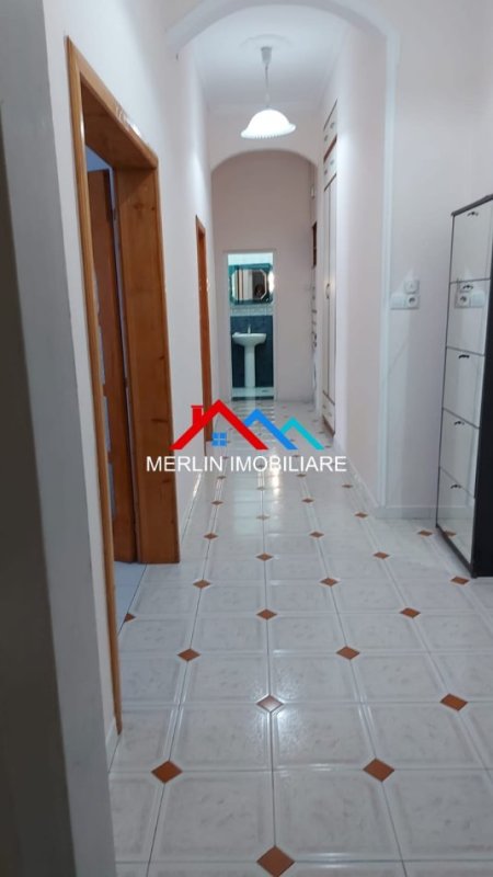 Tirane, jepet me qera apartament 2+1 Kati 4, 95 m² 650 € (Bulevardi Gjergj Fishta)